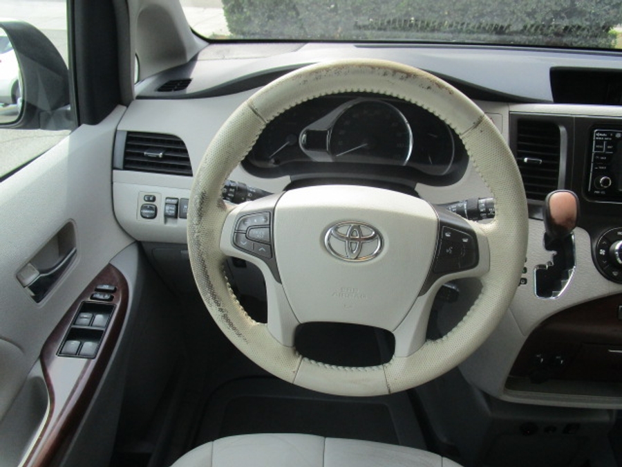 Used 2014 Toyota Sienna XLE - BraunAbility Side Entry Fold Out Automatic Ramp