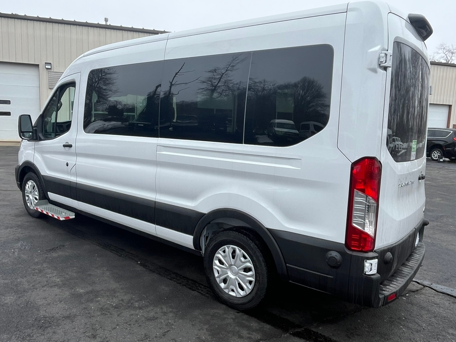 White Ford T350 image number 5