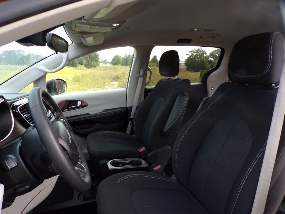 2023 CHRYSLER VOYAGER - Image 17