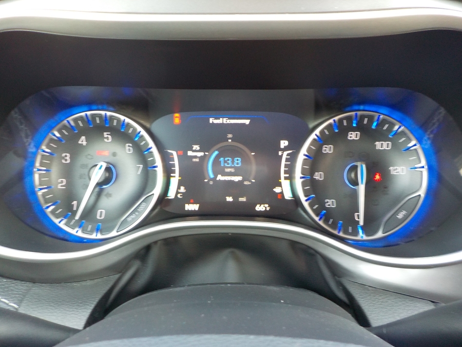 White Chrysler Pacifica image number 10