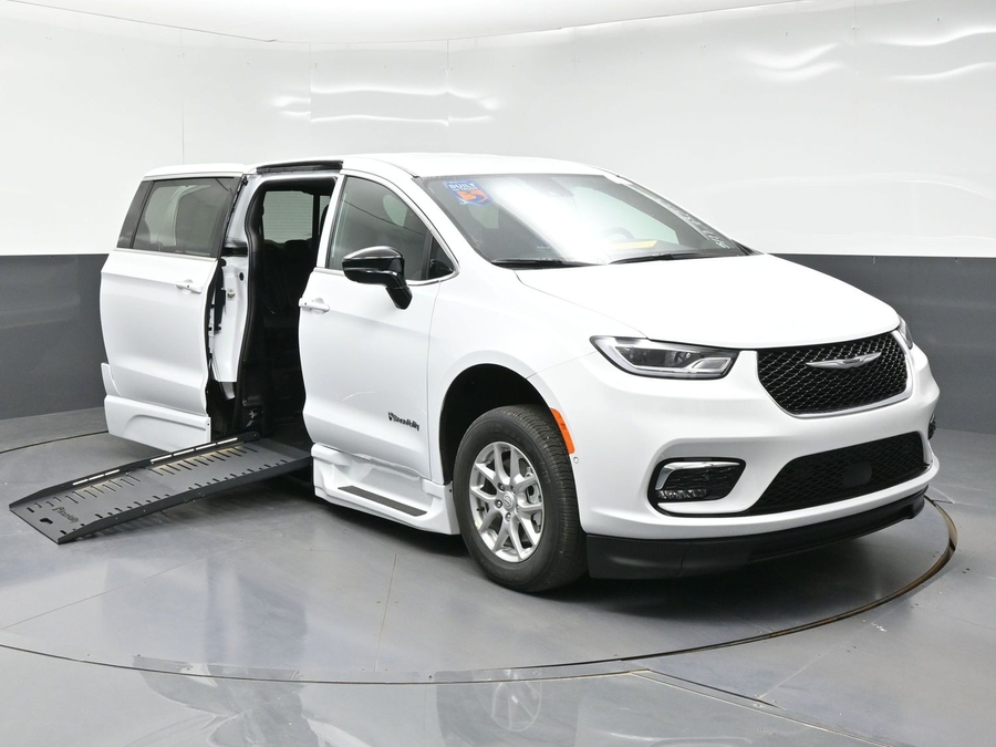 White Chrysler Pacifica with Side Entry Automatic Fold Out ramp