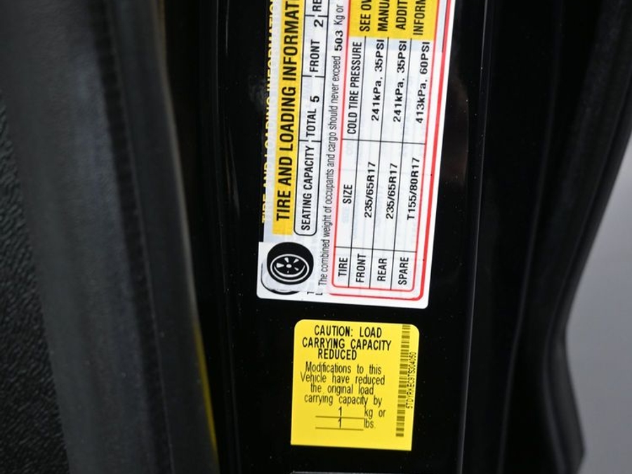 Black Toyota Sienna image number 14