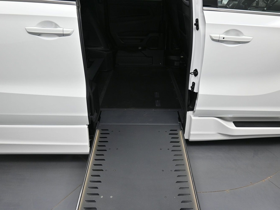 New 2026 Honda Odyssey Sport - BraunAbility Side Entry Entry In Floor Automatic Ramp