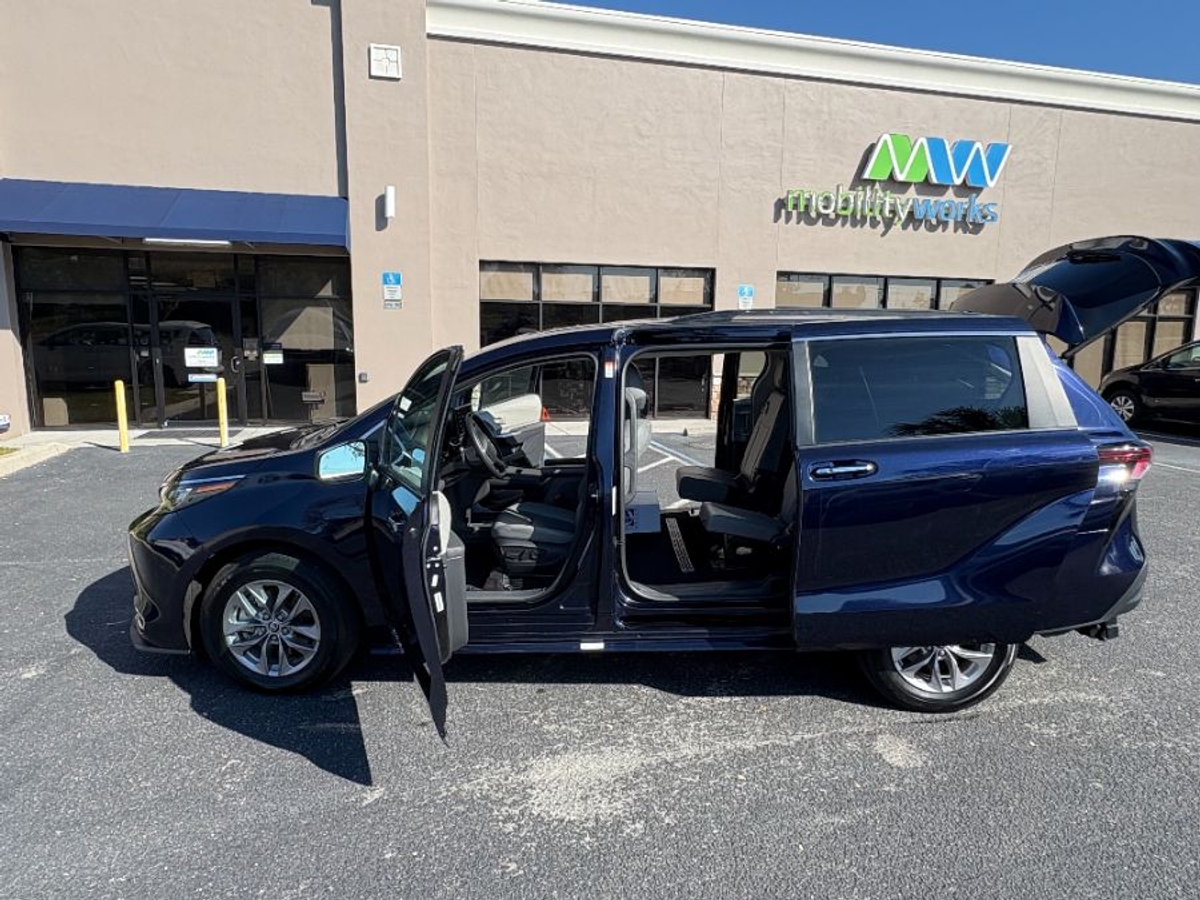 2024 TOYOTA SIENNA - Image 15