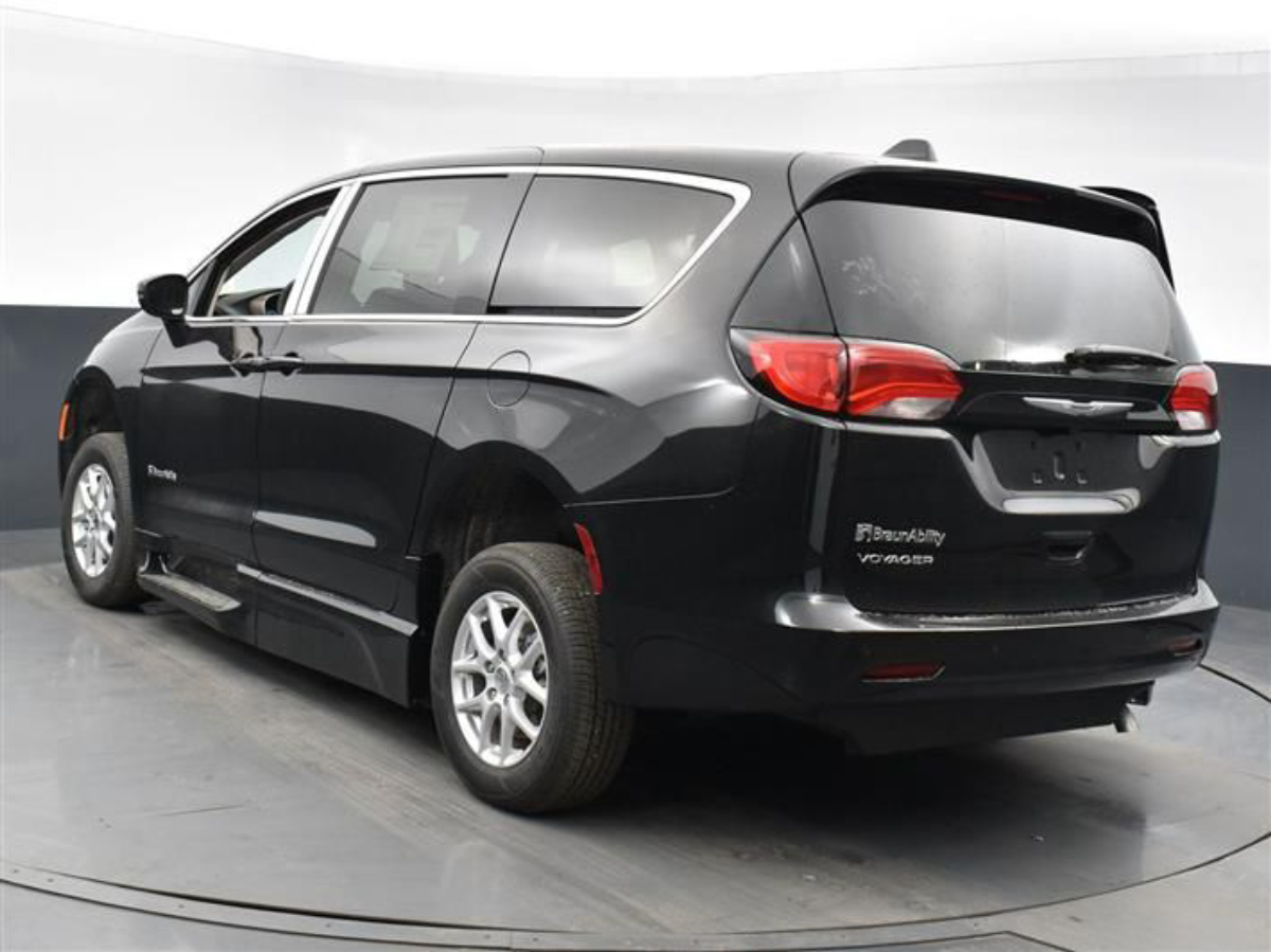2023 CHRYSLER VOYAGER - Image 6