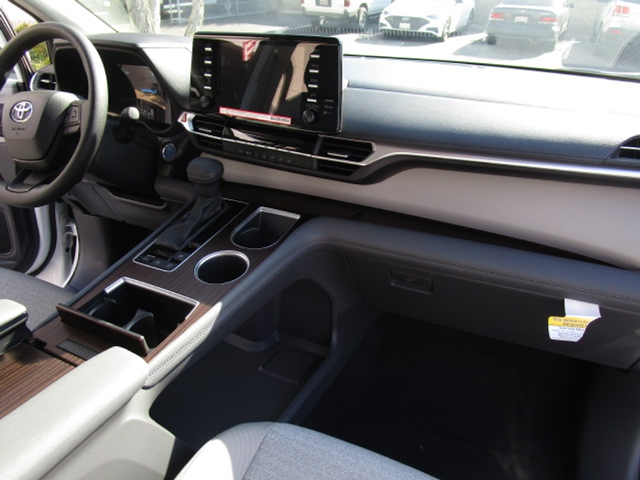 Used 2024 Toyota Sienna Hybrid LE - Vantage Mobility Commercial Rear Entry Entry Fold Out Manual Ramp