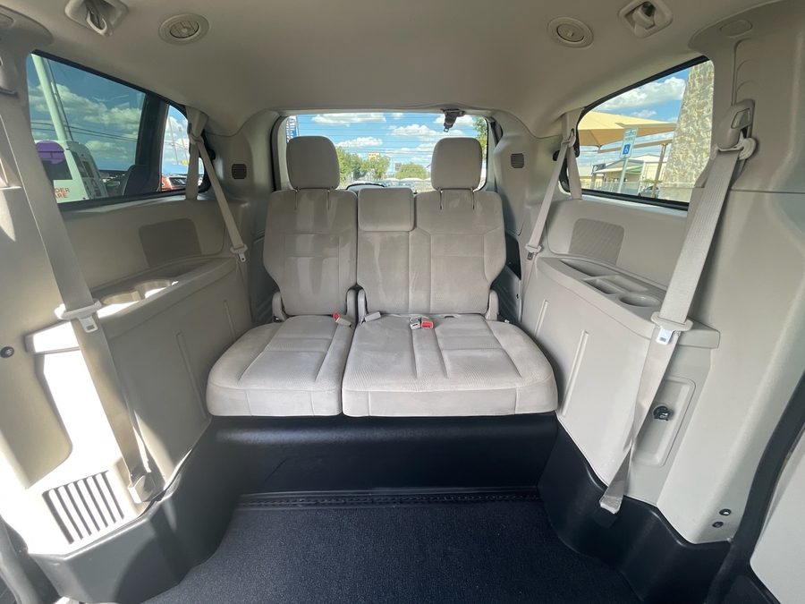  Dodge Grand Caravan image number 2