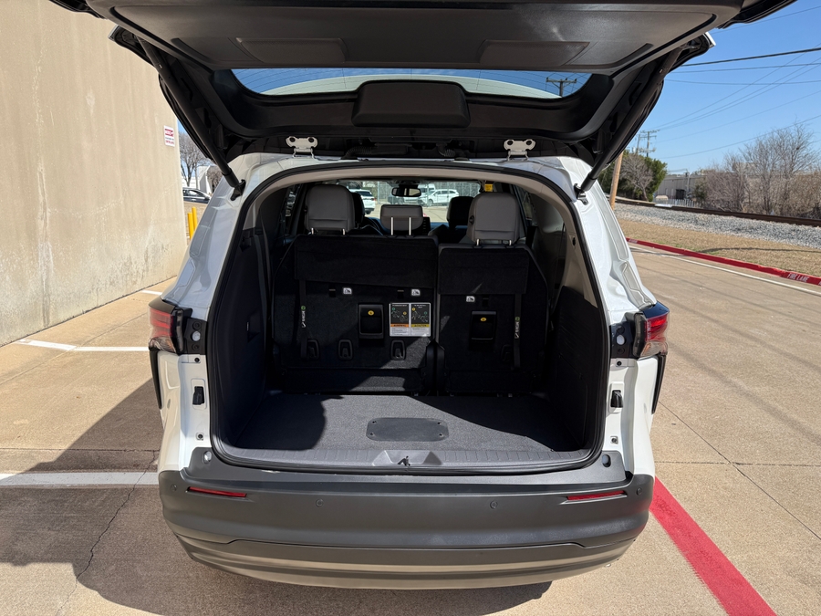 Used 2022 Toyota Sienna Hybrid XLE Base - BraunAbility Side Entry Entry Fold Out Automatic Ramp