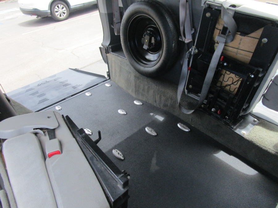 Used 2015 Toyota Sienna LE - FRE Rear Entry Entry Fold Out Manual Ramp