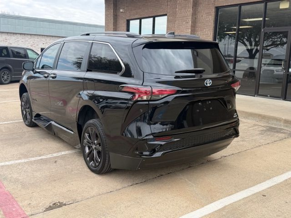 2024 TOYOTA SIENNA - Image 4