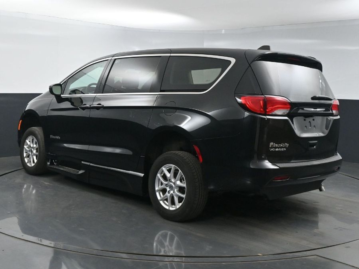 2023 CHRYSLER VOYAGER - Image 5