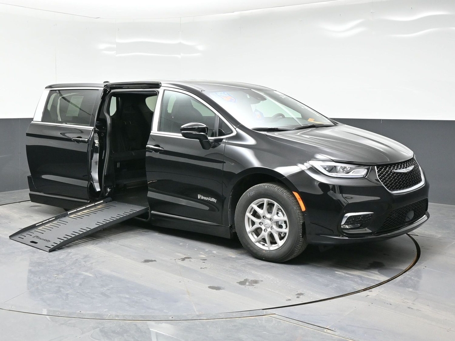Black Chrysler Pacifica with Side Entry Automatic Fold Out ramp