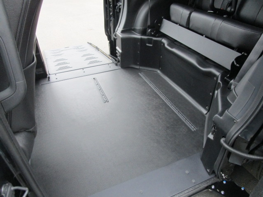 New 2025 Toyota Sienna Hybrid XSE Sport - BraunAbility Side Entry Entry In Floor Automatic Ramp