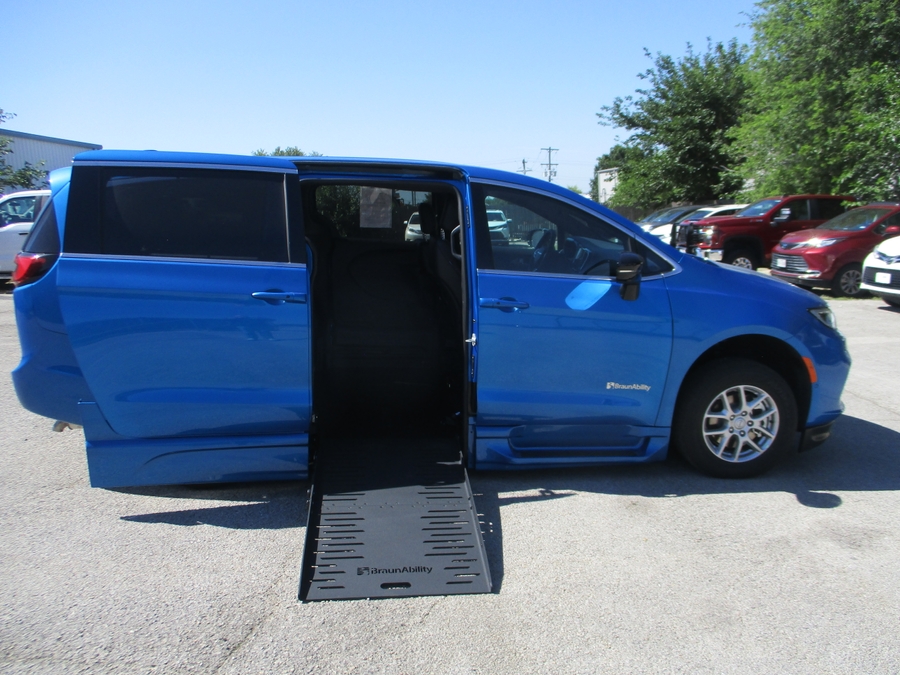 2026 Chrysler Pacifica's photo