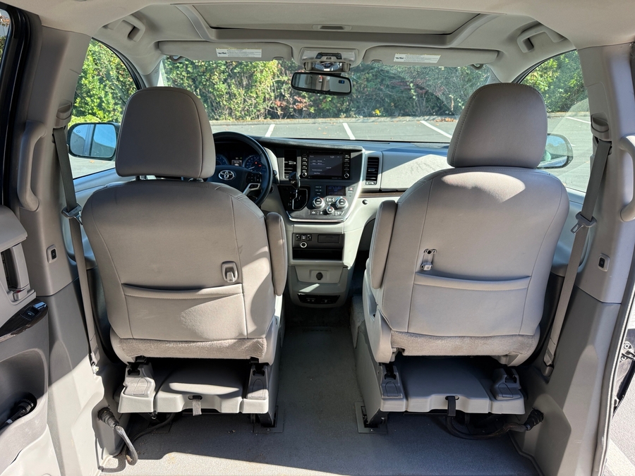Used 2018 Toyota Sienna XLE - VMI Side Entry In Floor Automatic Ramp