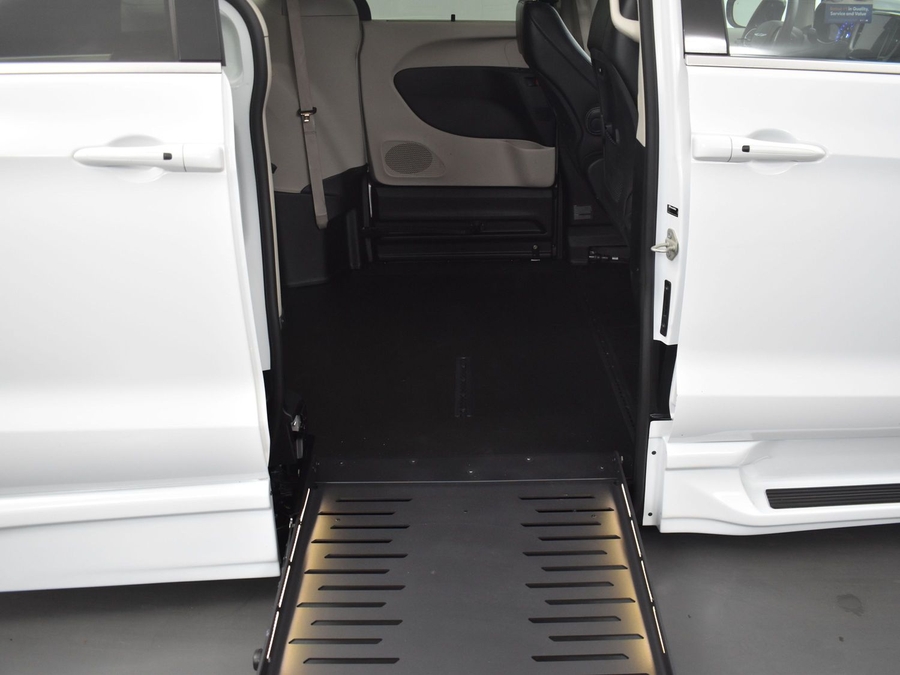 Used 2024 Chrysler Pacifica Touring L - BraunAbility Side Entry Entry Fold Out Automatic Ramp