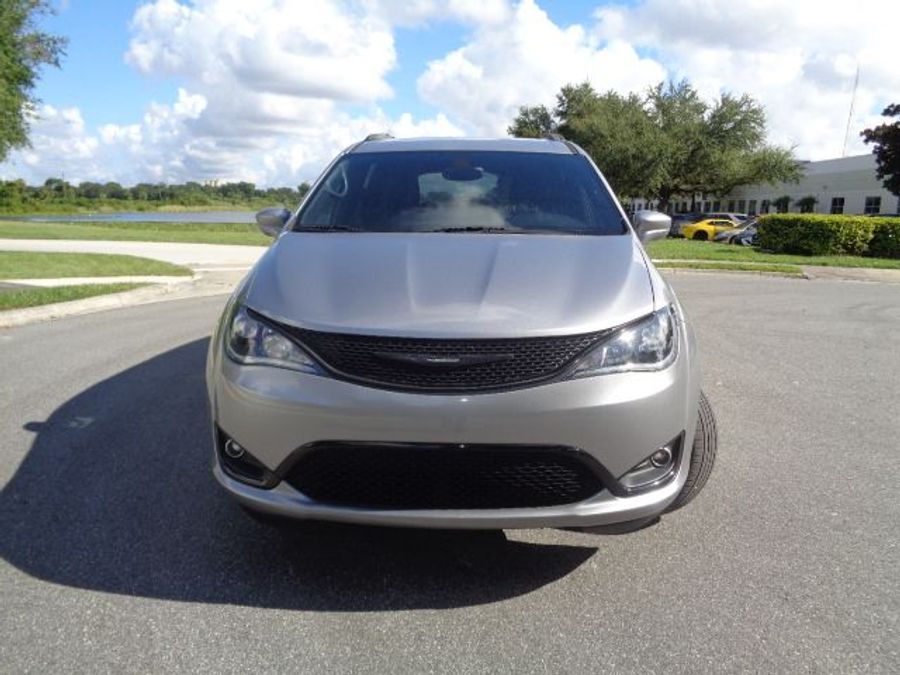 Used 2018 Chrysler Pacifica Touring L Plus - VMI Side Entry Entry In Floor Automatic Ramp