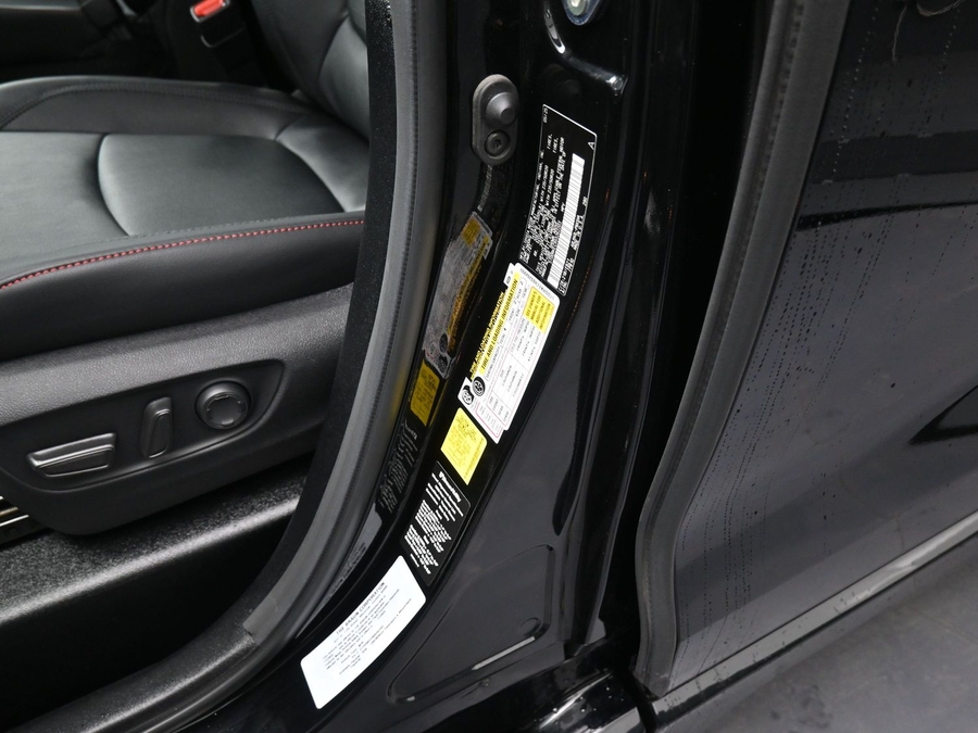 New 2025 Toyota Sienna Hybrid XSE Sport - BraunAbility Side Entry Entry Fold Out Automatic Ramp