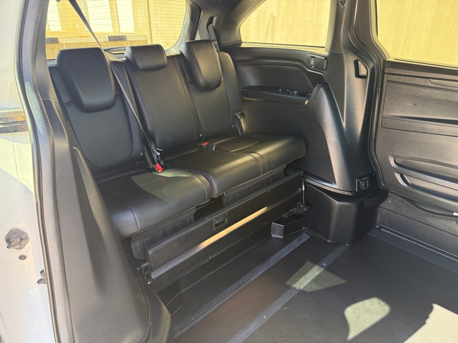 Used 2024 Honda Odyssey Sport - BraunAbility Side Entry Entry In Floor Automatic Ramp