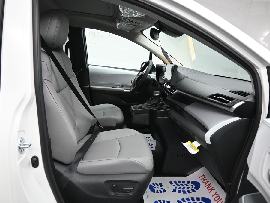 White Toyota Sienna image number 8