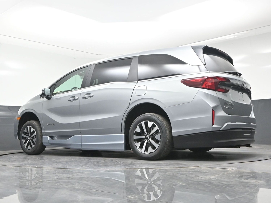New 2026 Honda Odyssey EX-L - BraunAbility Side Entry In Floor Automatic Ramp