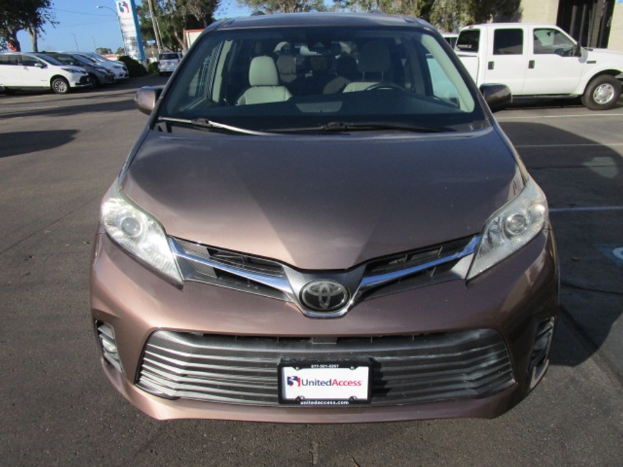 Used 2020 Toyota Sienna XLE Base - BraunAbility Side Entry Entry Fold Out Automatic Ramp