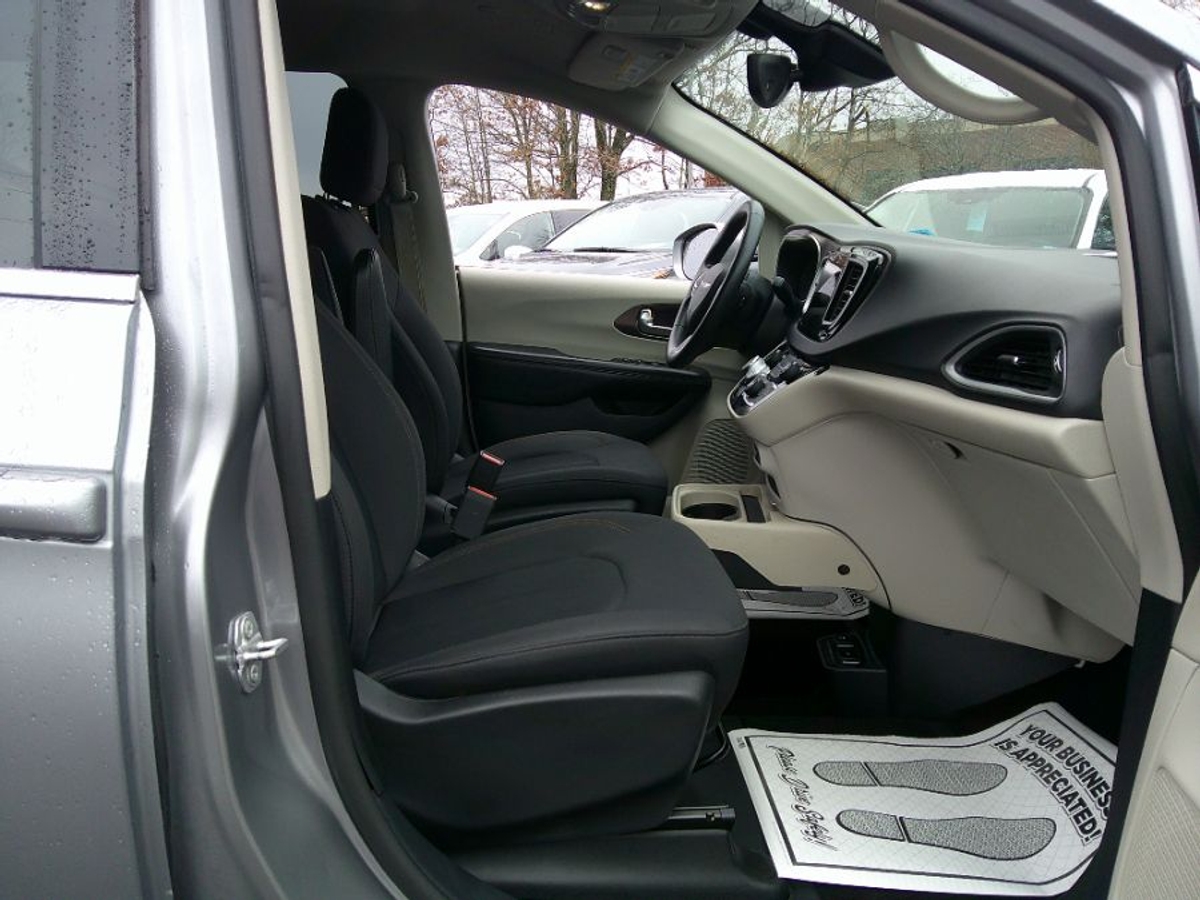 2019 CHRYSLER PACIFICA - Image 23