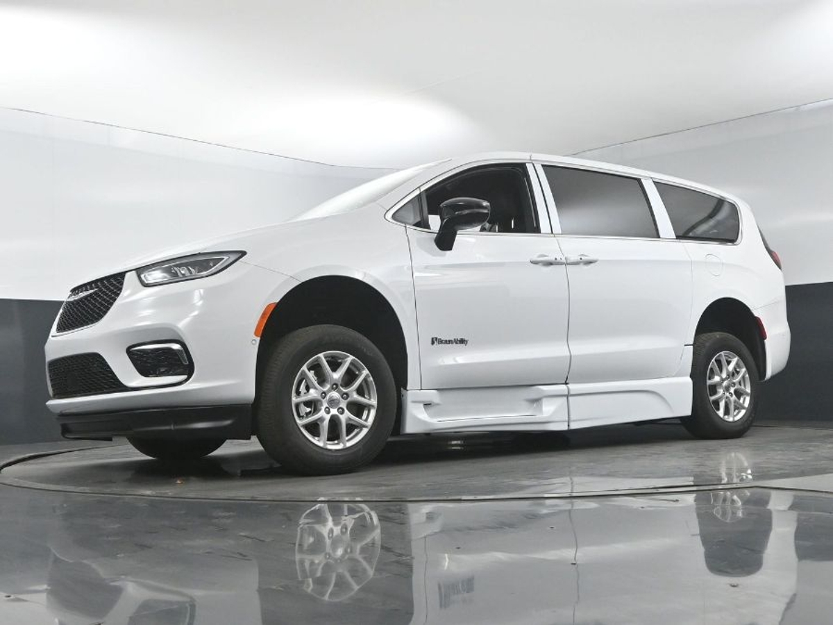 2025 CHRYSLER PACIFICA - Image 19