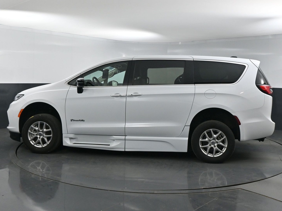 Used 2024 Chrysler Pacifica Touring L - BraunAbility Side Entry Entry In Floor Automatic Ramp