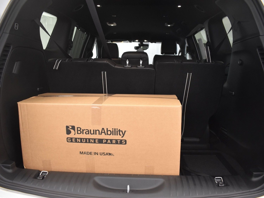New 2025 Chrysler Pacifica Select Safety - BraunAbility Side Entry Entry Fold Out Automatic Ramp