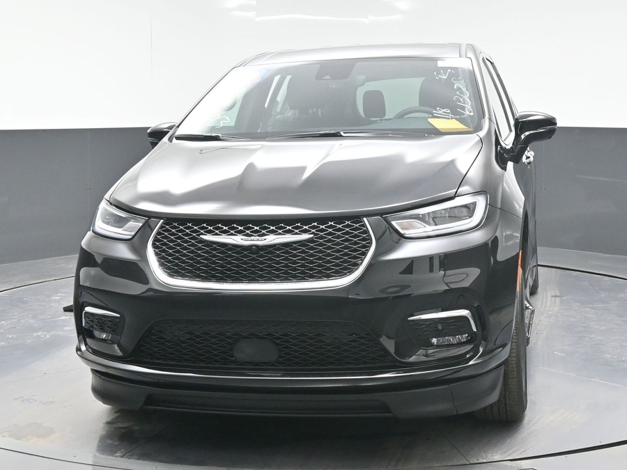 Black Chrysler Pacifica image number 1