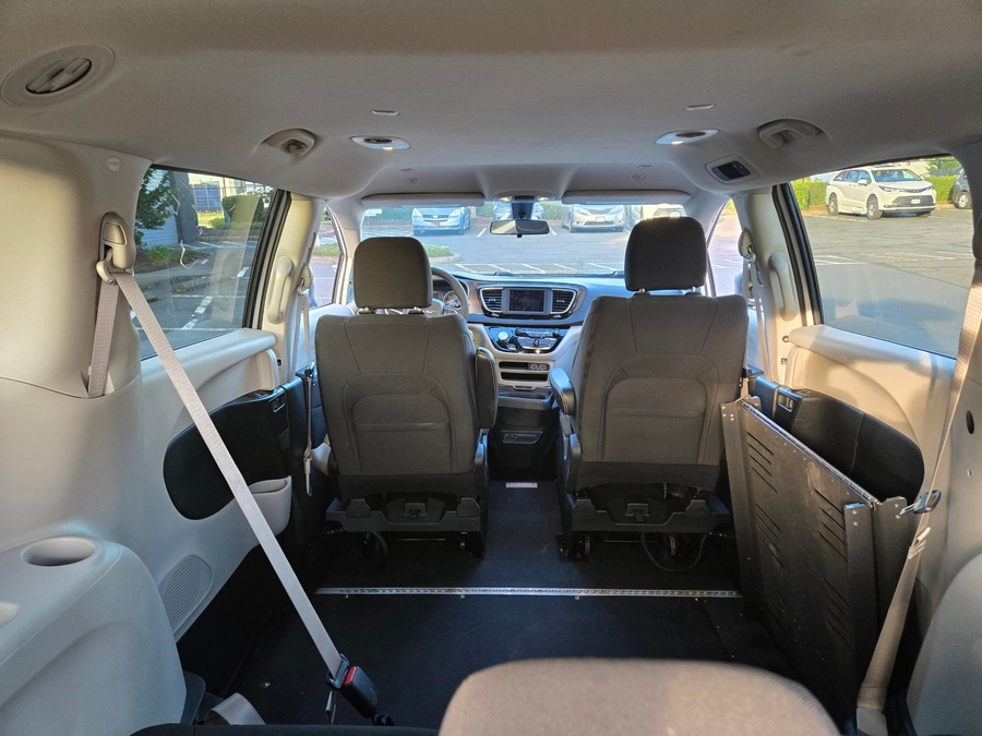 Used 2022 Chrysler Voyager LX - VMI Side Entry Fold Out Automatic Ramp
