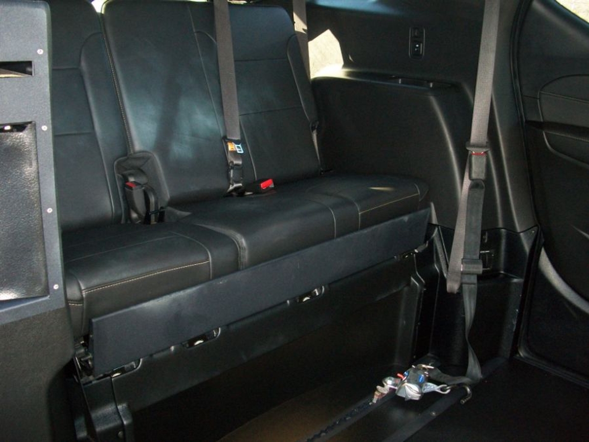 Black Chevrolet Traverse image number 8