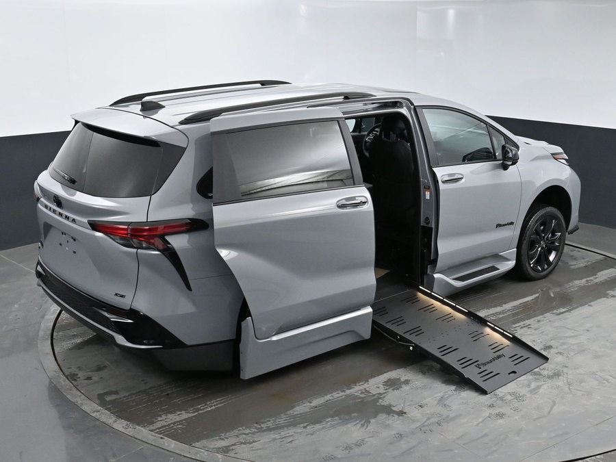 New 2026 Toyota Sienna Hybrid XSE Sport - BraunAbility Side Entry Fold Out Automatic Ramp