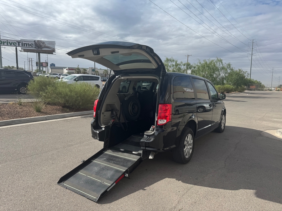 Used 2019 Dodge Grand Caravan SE - OTH Rear Entry Entry Fold Out Manual Ramp