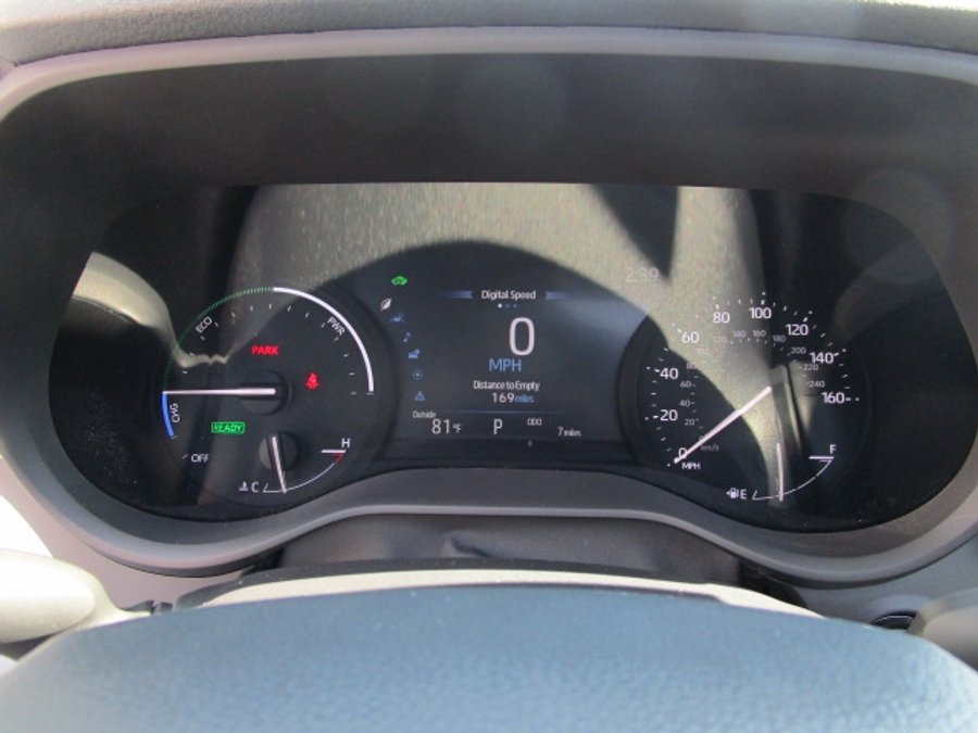 New 2025 Toyota Sienna Hybrid XLE Base - BraunAbility Side Entry Entry Fold Out Automatic Ramp