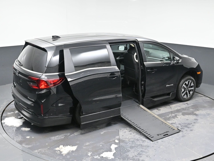 New 2026 Honda Odyssey EX-L - BraunAbility Side Entry Entry In Floor Automatic Ramp