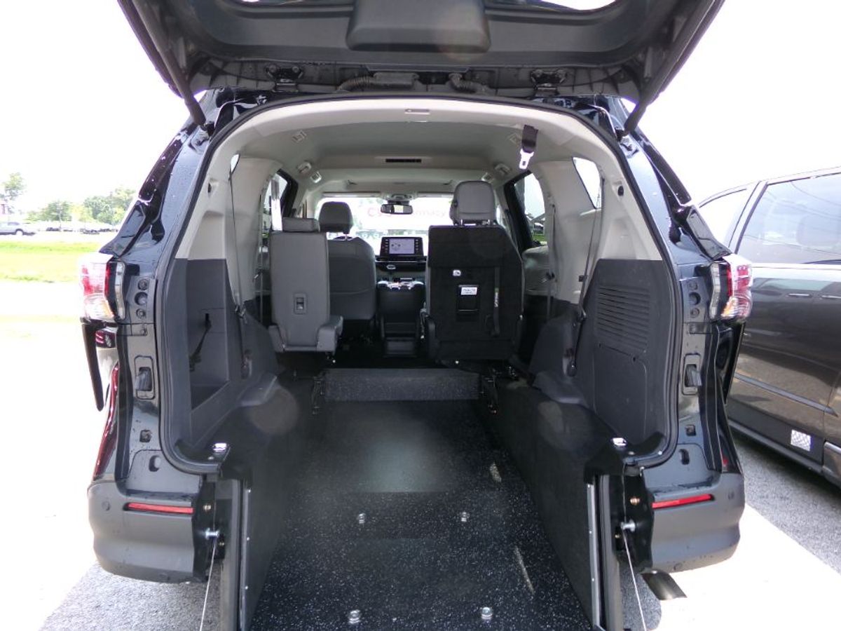 2024 TOYOTA SIENNA - Image 2