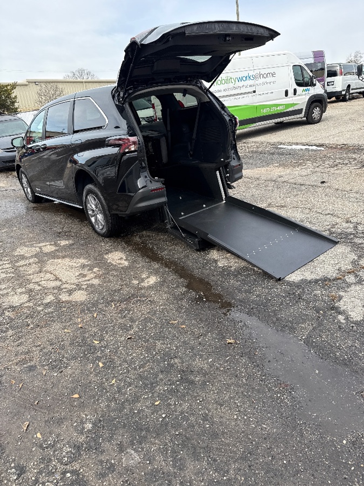 2025 TOYOTA SIENNA - Image 13