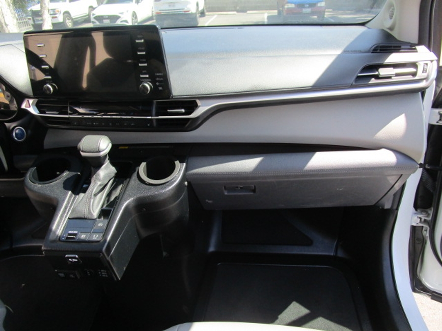 Used 2023 Toyota Sienna Hybrid XLE Plus - BraunAbility Side Entry Entry Fold Out Automatic Ramp