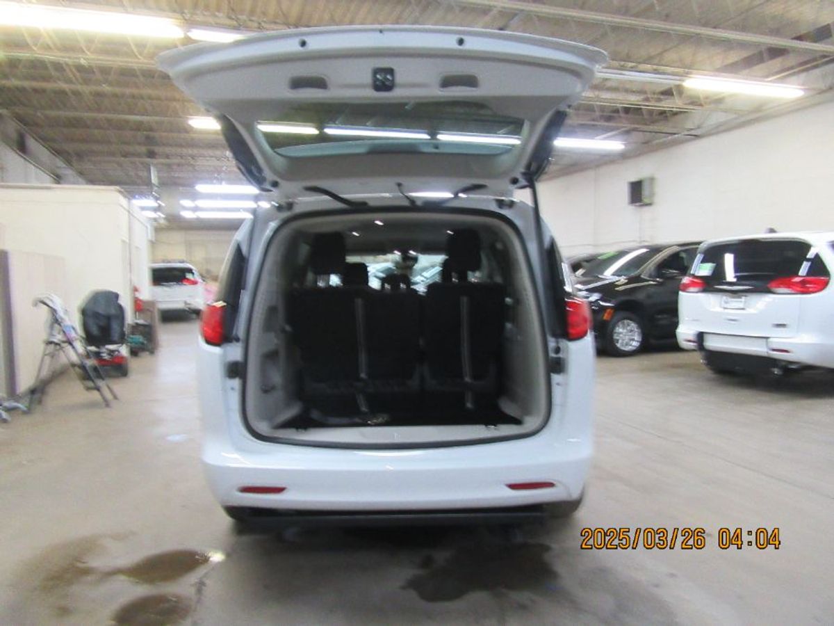 2024 CHRYSLER VOYAGER - Image 7