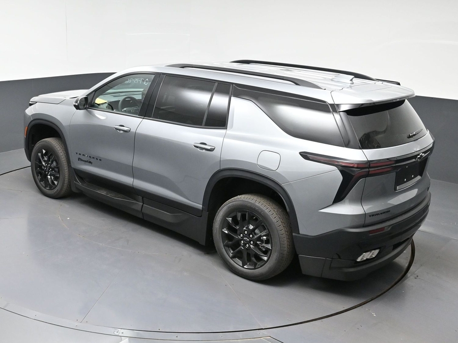 New 2026 Chevrolet Traverse 1LT Midnight - BraunAbility Side Entry In Floor Automatic Ramp