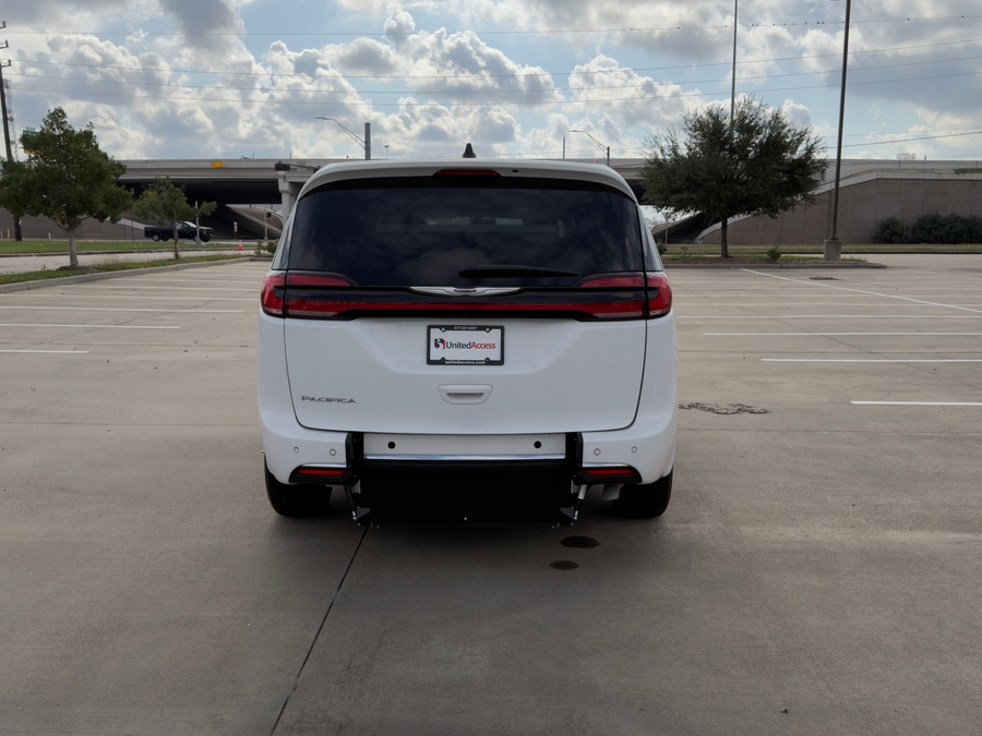 Used 2024 Chrysler Pacifica Touring - DRIVERGE Rear Entry Entry Fold Out Manual Ramp