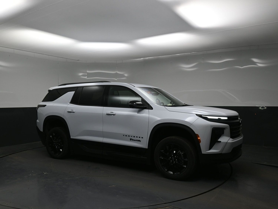 New 2026 Chevrolet Traverse 1LT Midnight - BraunAbility Side Entry Entry In Floor Automatic Ramp