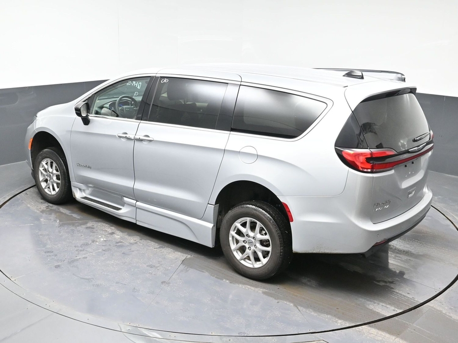 Used 2024 Chrysler Pacifica Touring L - BraunAbility Side Entry Entry In Floor Automatic Ramp
