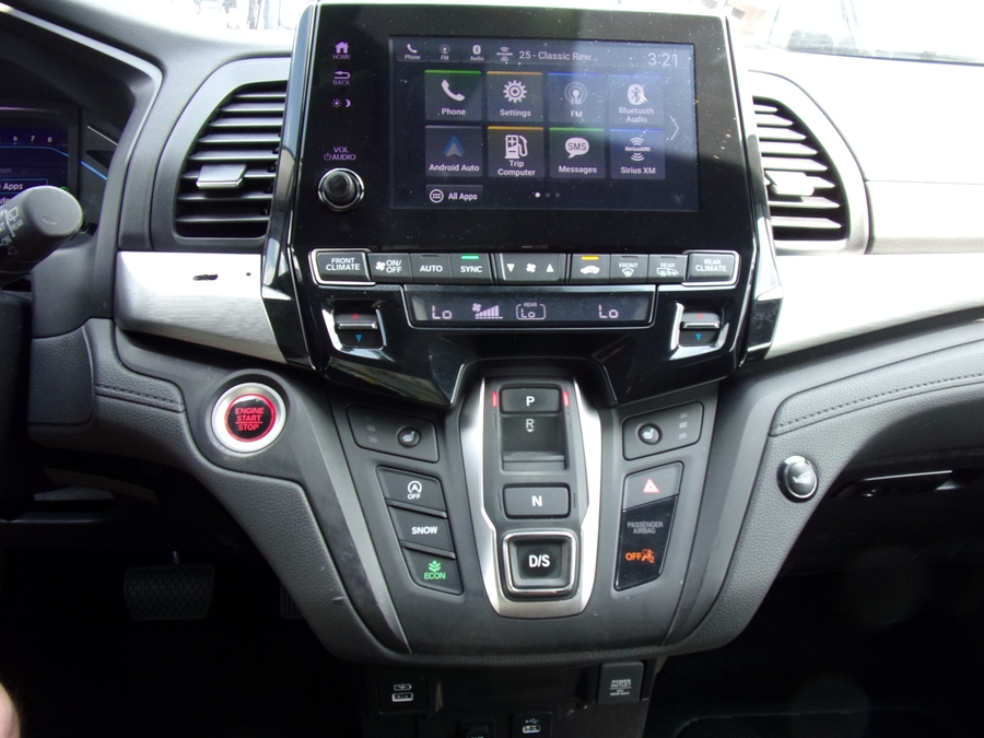 Grey Honda Odyssey image number 11