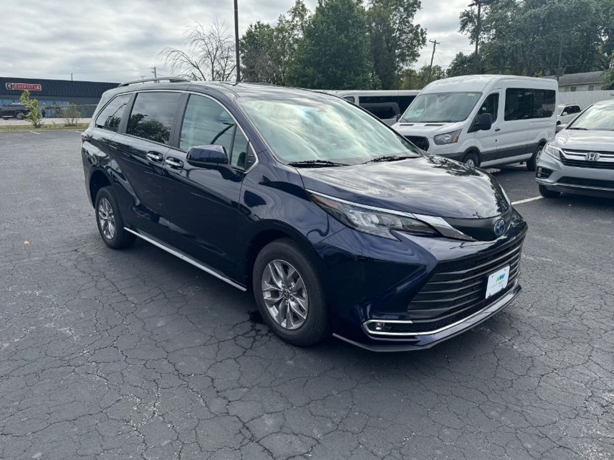 2024 TOYOTA SIENNA - Image 8