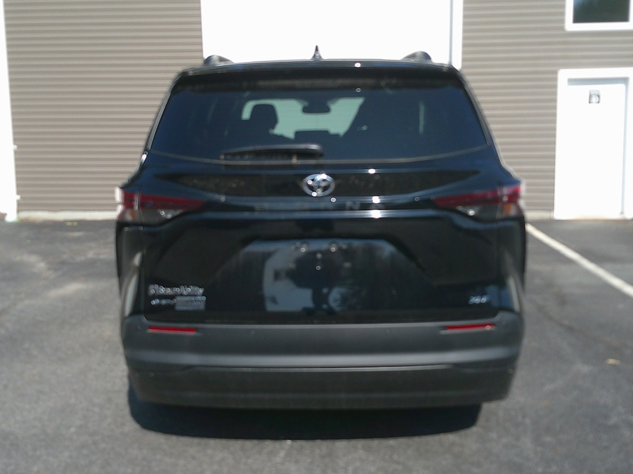Black Toyota Sienna image number 5