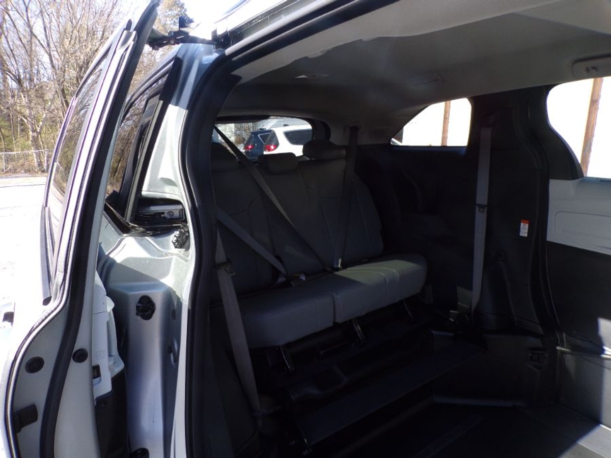 2025 TOYOTA SIENNA - Image 10