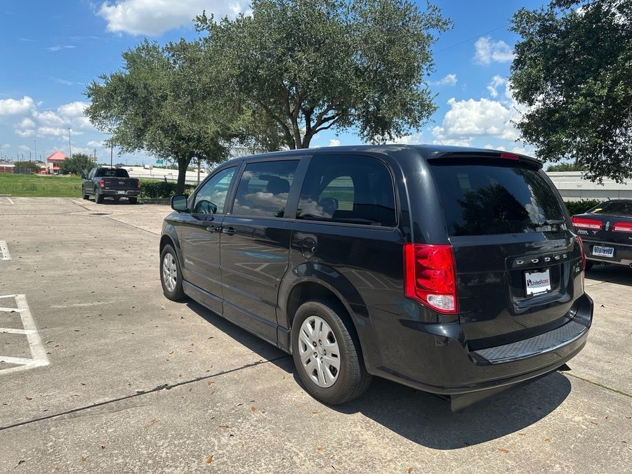 Used 2014 Dodge Grand Caravan American Value Package - BraunAbility Side Entry Entry Fold Out Automatic Ramp